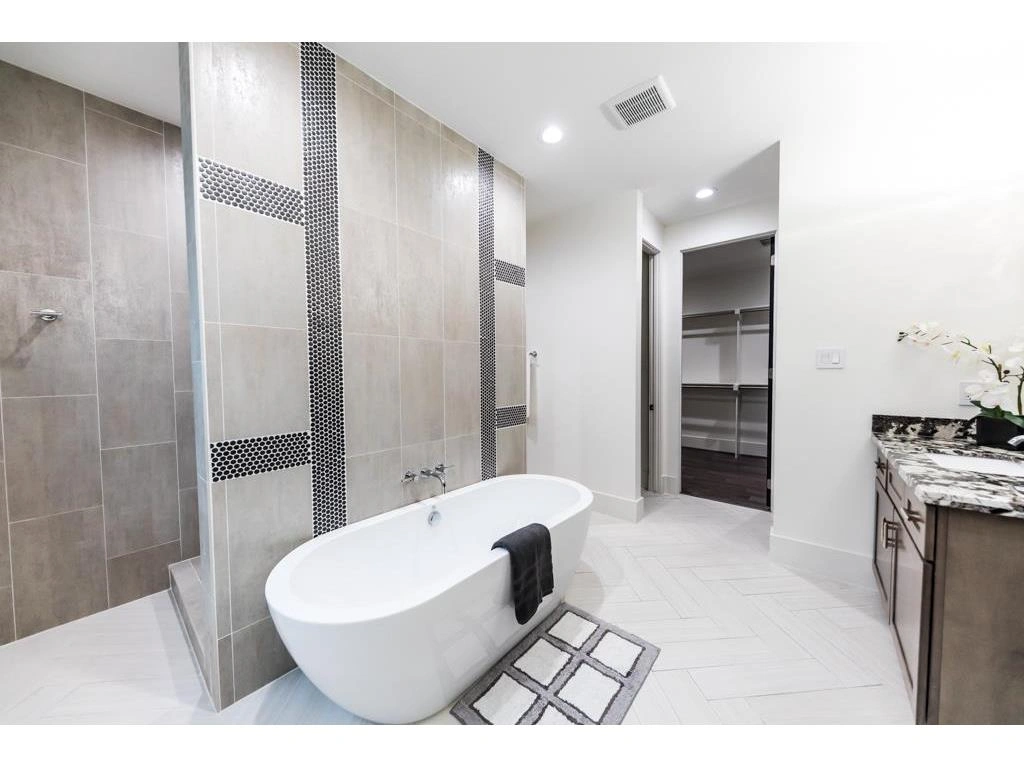 Custom Homes 1225 Welch 17